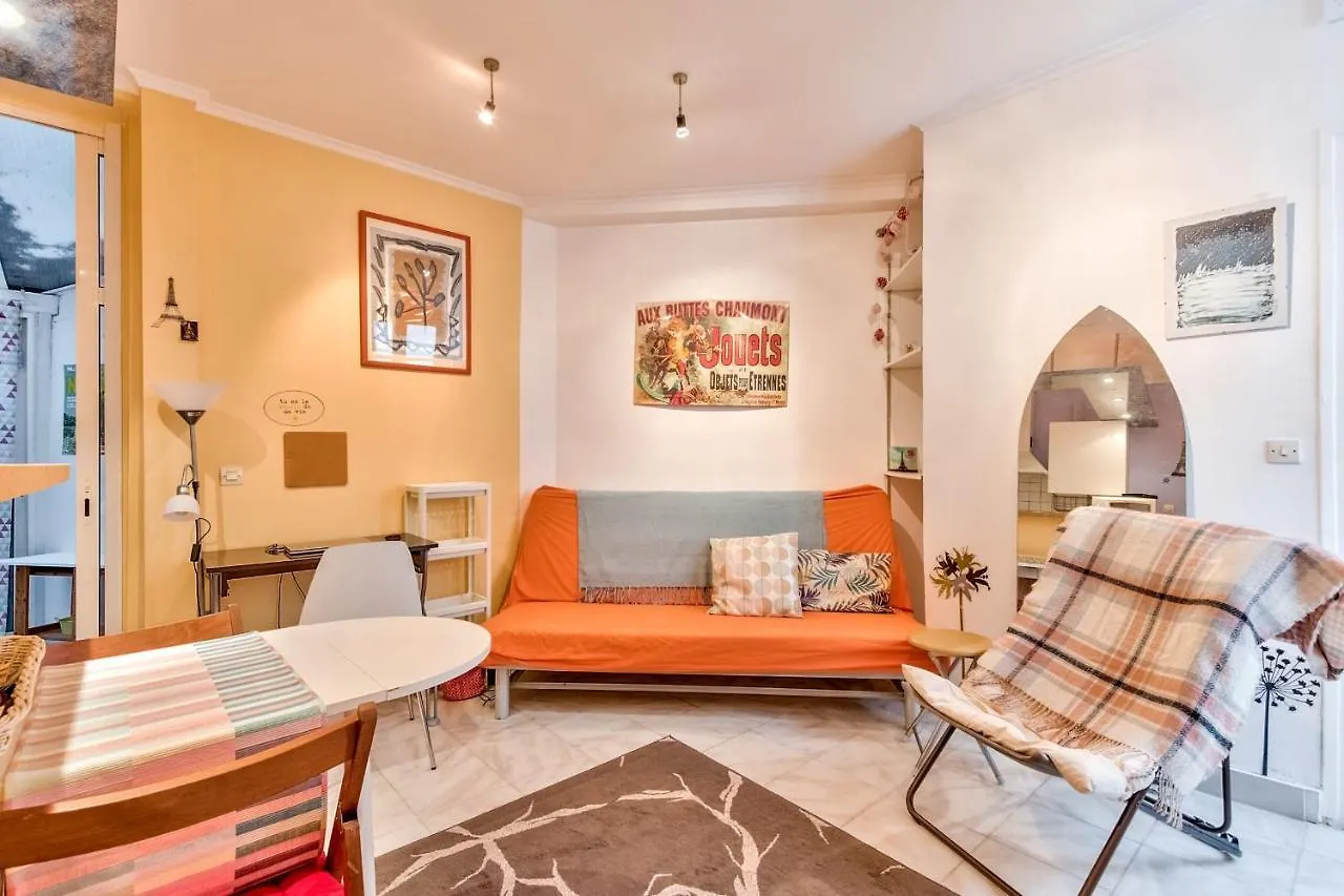 ❁ Spacious Studio Near Buttes Chaumont ❁ Paris 0*,  France
