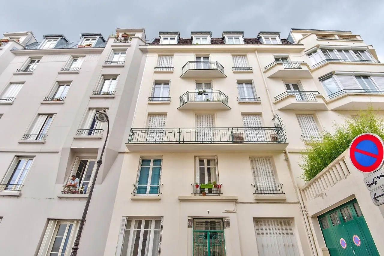 Apartment ❁ Spacious Studio Near Buttes Chaumont ❁ Paris